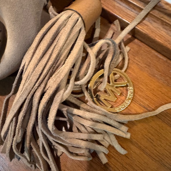 MICHAEL Michael Kors Tan suede Shoulder Bag - Picture 3 of 16